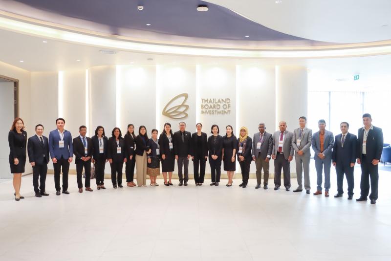 นางสาวฐนิตา ศิริท�