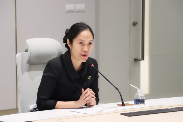 นางสาวฐนิตา ศิริท�