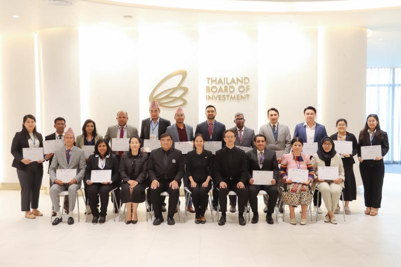 นางสาวฐนิตา ศิริท�